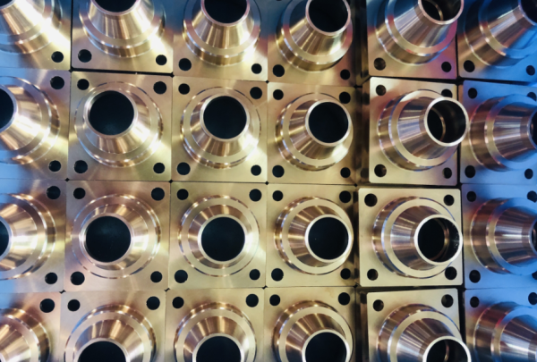 典型的4+4復(fù)合車銑產(chǎn)品加工實(shí)拍